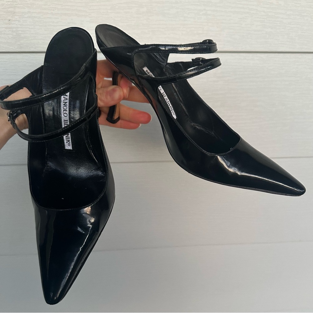 Manolo Blahnik black patent mules / pumps